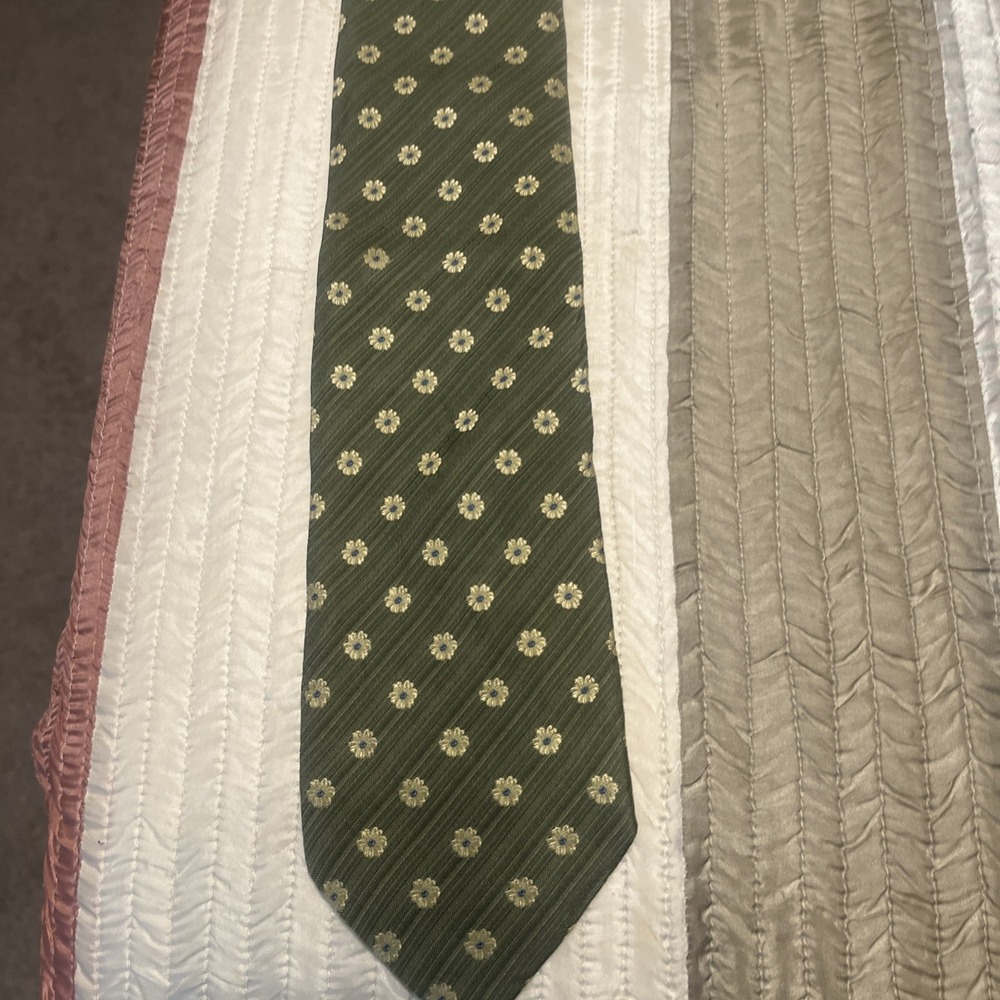 Stafford Men’s Silk Tie Green Tailored Culture silk floral pattern